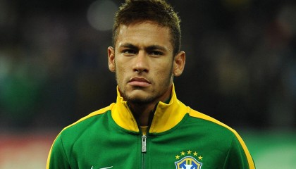 开云中国官网-_绿茵场上的高科技：新型场地和设备助力赛事_，绿茵场的照片